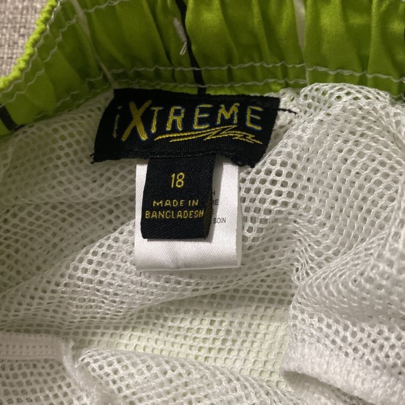 Boys iXtreme Swim Trunks Size 18 UV Protection Lime NWT - Picture 3 of 3